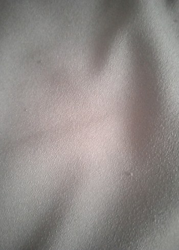 V yaka kemerli uzun bej elbise - Görsel 5