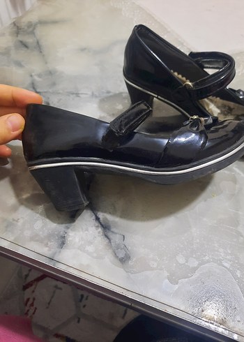 31 numara   Siyah Tokalı Topuklu Klasik Ayakkabı - Görsel 4