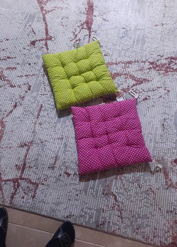 2 adet Renkli Puantiyeli Yer Minderi - Görsel 2