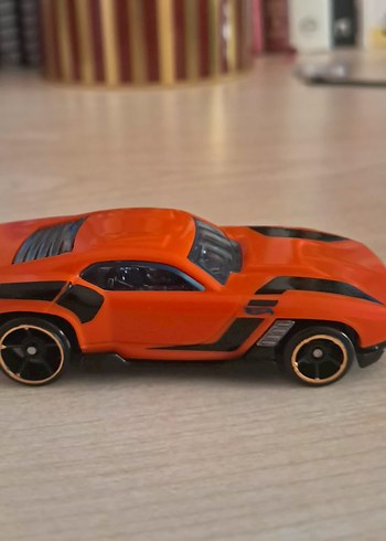 Renkli Kırmızı Oyuncak Araba - Görsel 2