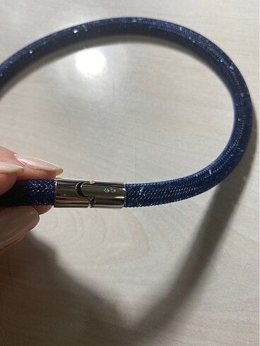 Beden lacivert Renk Swarovski Kolye