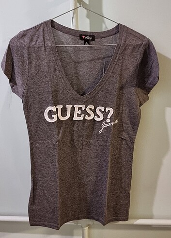 Guess T-shirt
