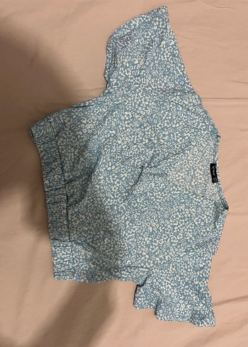 V Yaka Düğmeli Mavi Kısa Kollu Bluz - Görsel 2