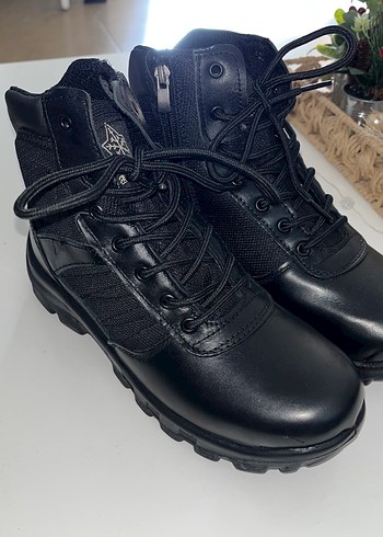 Siyah Erkek Bot - Görsel 4