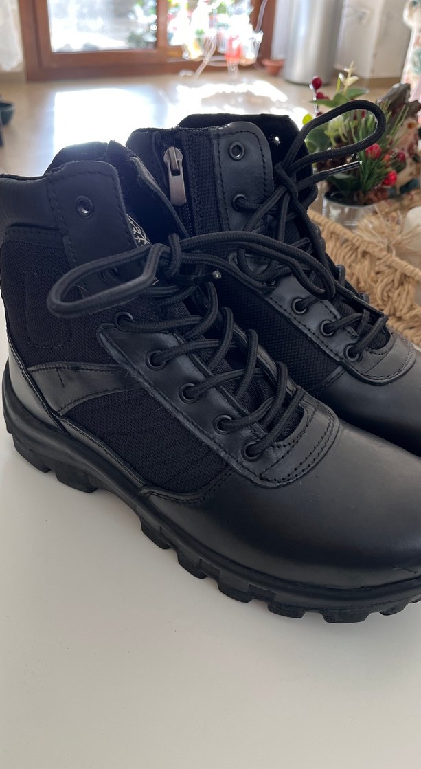 Siyah Erkek Bot - Görsel 3