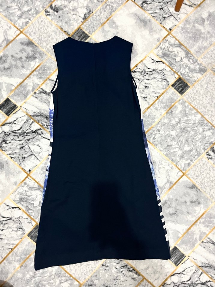 Mavi Çiçek Desenli Kolsuz Günlük Elbise - Görsel 2