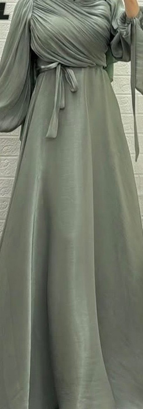 V Yaka saten Uzun abiye Elbise - Görsel 2