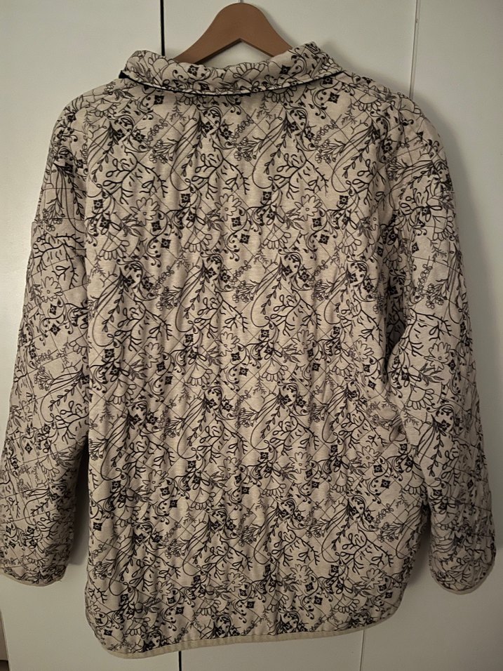 Bej Düğmeli Uzun Kollu Keten Kadın Ceket - Görsel 3