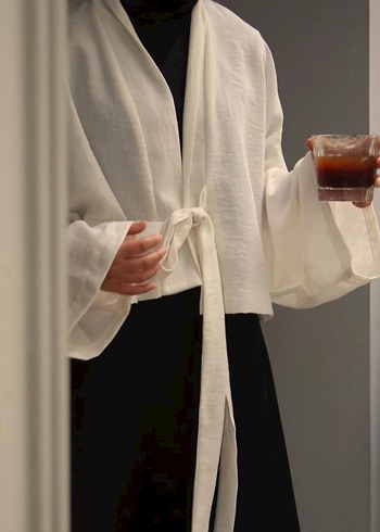 Beyaz İpek Görünümlü Midi Kimono - Görsel 2