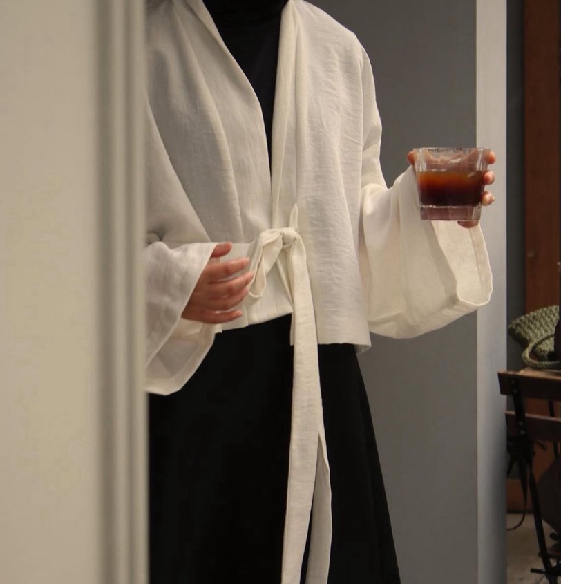 Beyaz İpek Görünümlü Midi Kimono - Görsel 2