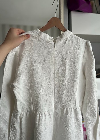 Beyaz güpürlü elbise tesettür - Görsel 2