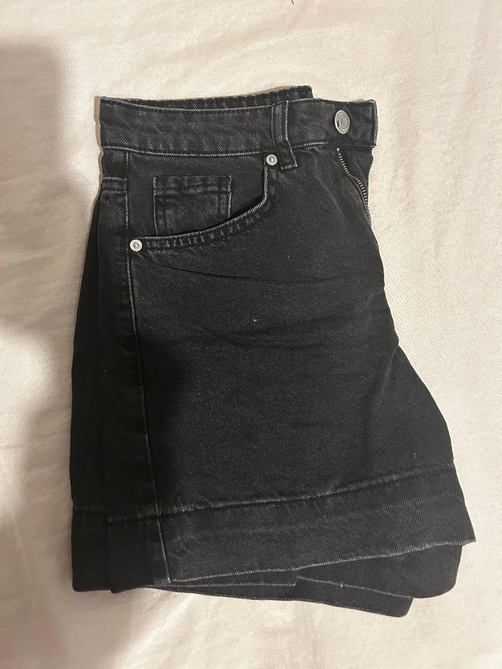 Siyah Mini Denim Şort - Görsel 3
