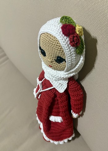 Bordo Örgü Elbise ve Başörtülü Bebek - Görsel 2