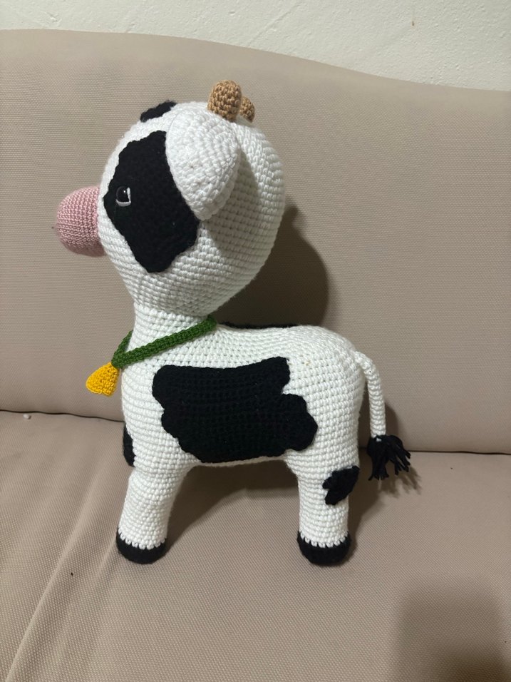 Renkli Kolye Detaylı Beyaz Örgü Sütaş İnek Peluş Oyuncak - Görsel 2