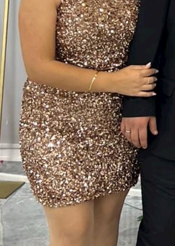 Altın Parlak Mini Straplez Elbise
abiye
gece elbisesi - Görsel 3