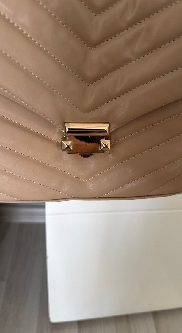 Zincir Detaylı Bej Deri Kadın Çanta - Görsel 2