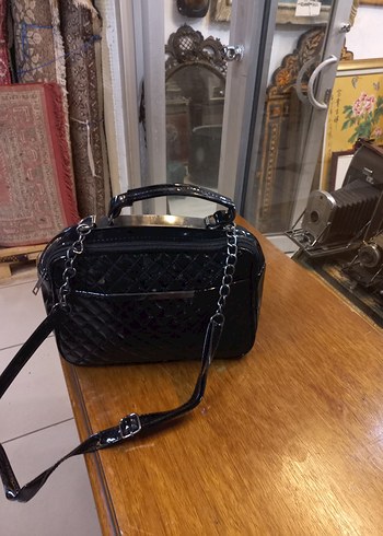 siyah omuz ve el çantası 

anta - Görsel 2