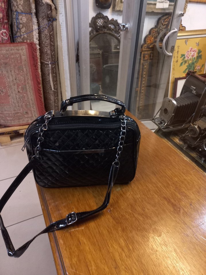 siyah omuz ve el çantası 

anta - Görsel 2