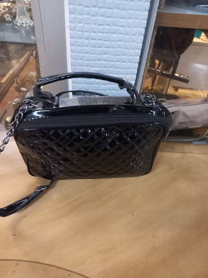 siyah omuz ve el çantası 

anta - Görsel 5