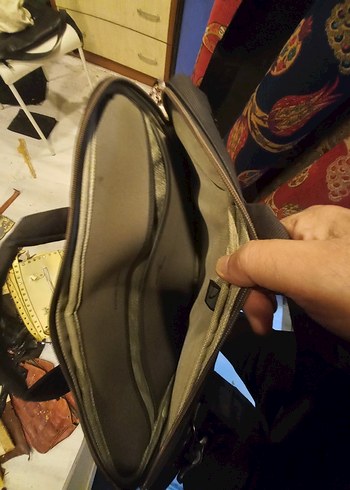 Siyah Plastik Laptop Çantası - Görsel 7