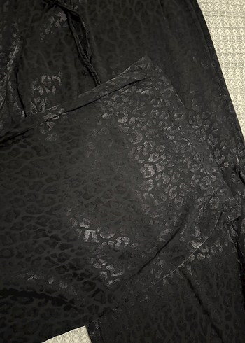 Siyah Yılan Desenli Rahat Kesim Kadın Pantolon - Görsel 3