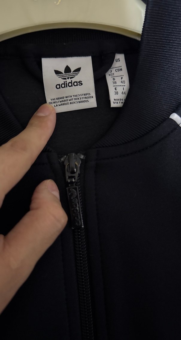 Siyah Fermuarlı Yüksek Yakalı Spor Ceket orijinal ürün - Görsel 2