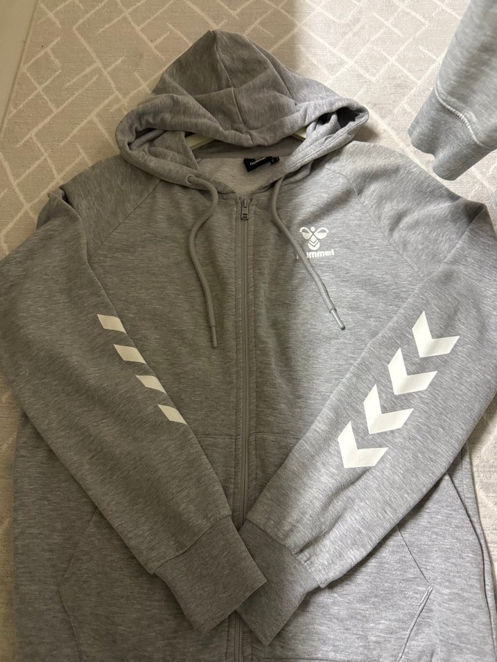 Gri Kapüşonlu Kadın Fermuarlı Eşofman Üstü - Görsel 2