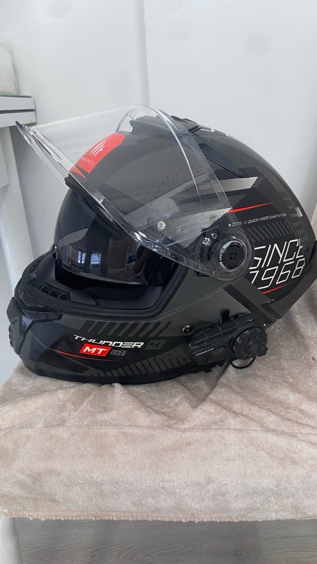 MTHELMETS Şeffaf Vizörlü Siyah Motosiklet Kaskı - Görsel 2