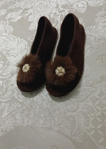 Siyah Kürklü Kadın el yapımı Babet - Görsel 3