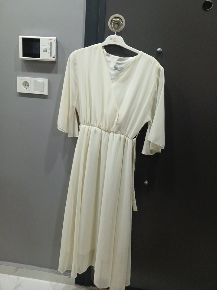 Kadın Beyaz Uzun V Yaka Elbise - Görsel 2