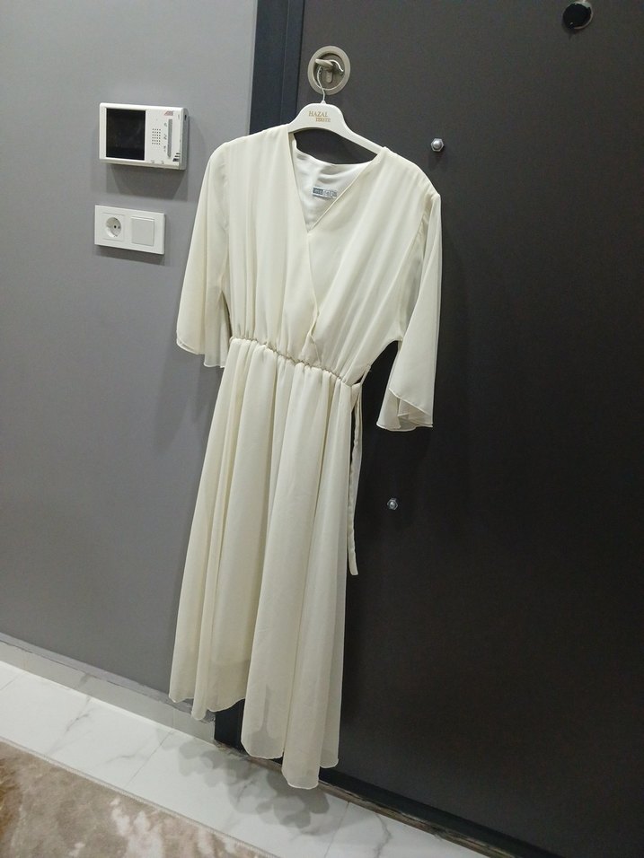 Kadın Beyaz Uzun V Yaka Elbise - Görsel 3