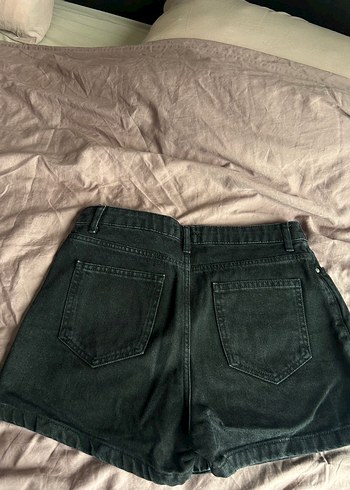 Düğmeli Siyah Denim Midi Şort - Görsel 2