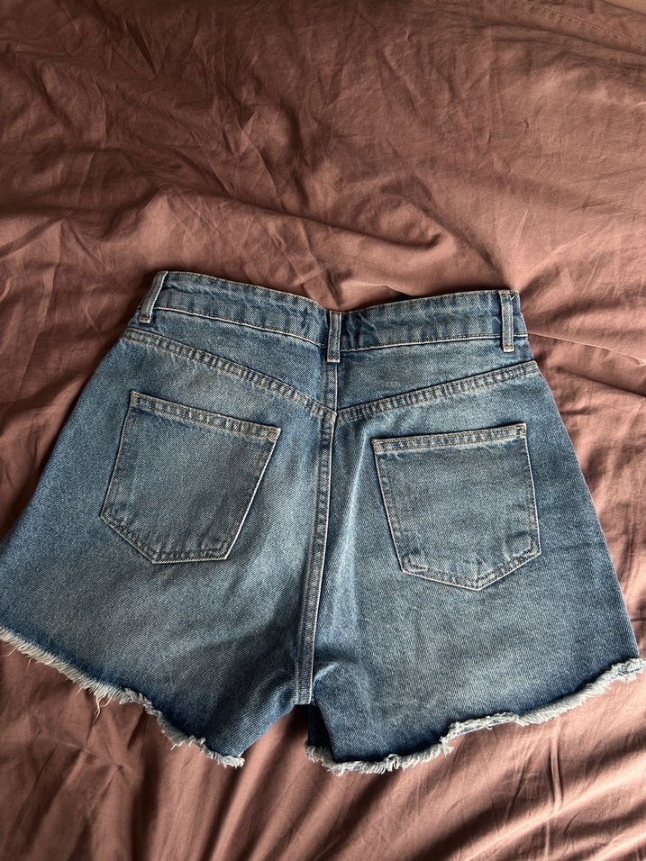 Kadın Yırtık Denim Mini Şort - Görsel 2