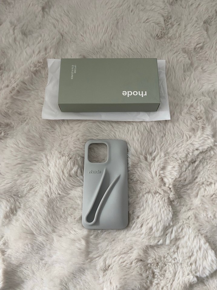 Gri Normcore Telefon Kılıfı - Fur Detaylı - Görsel 3