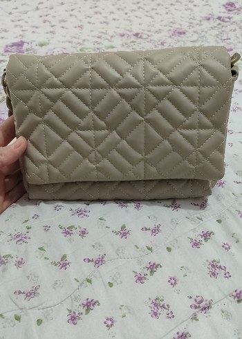 Bej Deri Kadın Zincir Detaylı Çanta - Görsel 2