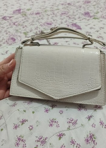 Zincir Detaylı krem renk Yılan Derisi Desenli Çanta - Görsel 2