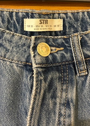 Gri Düğmeli Kadın Denim Şort - Görsel 3