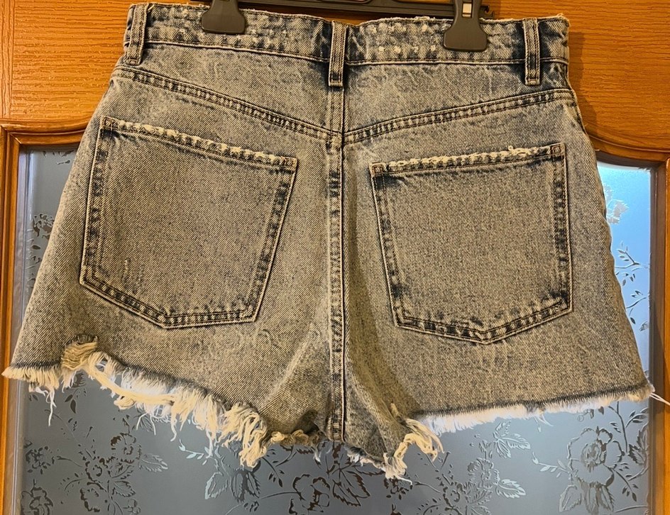 Düğmeli, Bol Kesim Mini Batik Denim Şort - Görsel 2