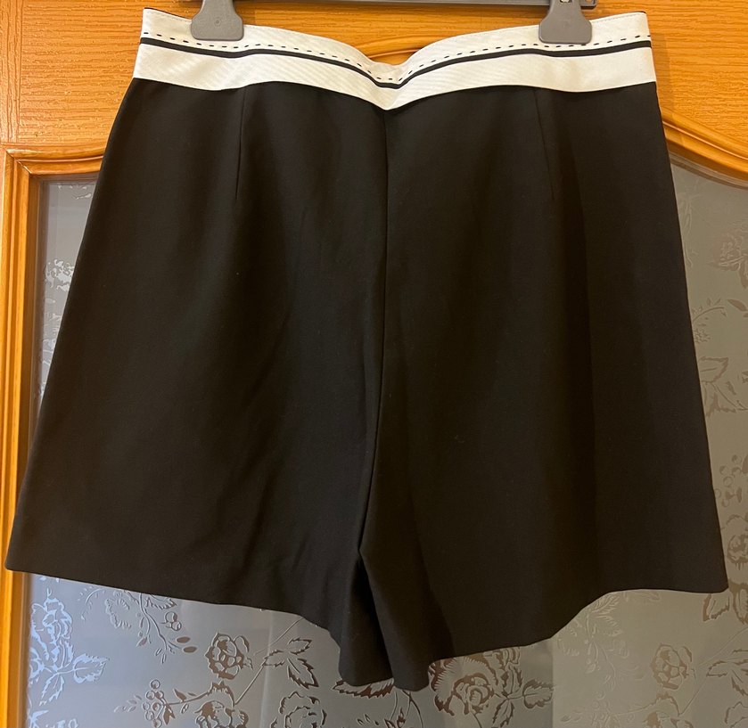 Siyah Parlak Midi Kadın Şort Etek - Görsel 2