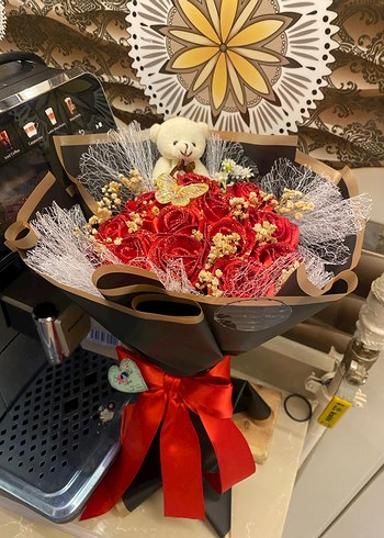 Kırmızı Güller ve Ayıcık Hediye Buketi - Görsel 3