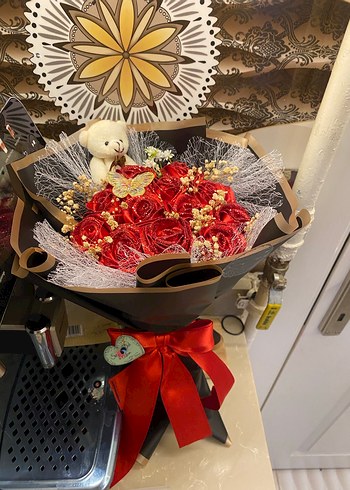 Kırmızı Güller ve Ayıcık Hediye Buketi - Görsel 2