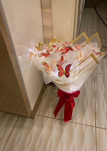 Altın Renkli Kelebekli İpek Fular - Görsel 2