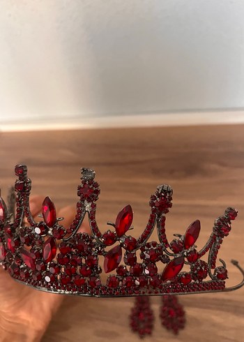 Beden Bordo Parlak Taşlı Taç ve Küpe Seti