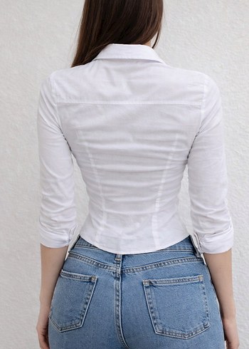 Düğmeli Beyaz V Yaka Kadın Gömlek - Görsel 2