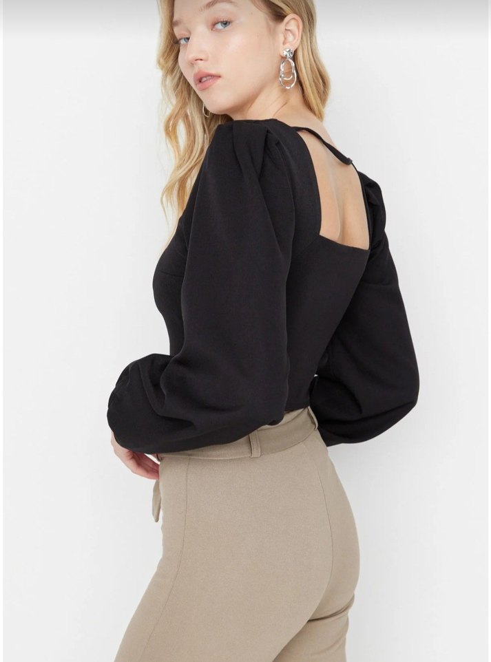 V Yaka Siyah Kadın Bluz - Görsel 2