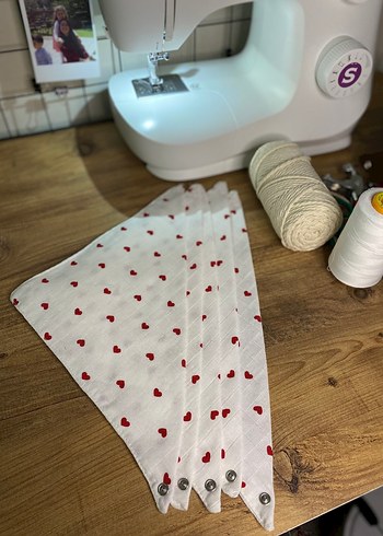 kalp desenli müslin kumaş bebek yakalığı - Görsel 3