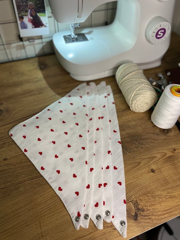 kalp desenli müslin kumaş bebek yakalığı - Görsel 3