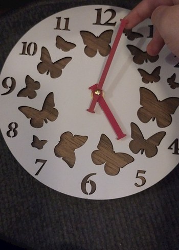 Kelebek Desenli Renkli Duvar Saati - Görsel 4