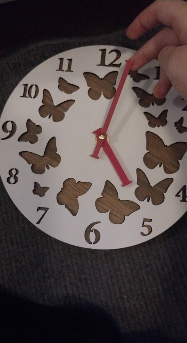 Kelebek Desenli Renkli Duvar Saati - Görsel 4