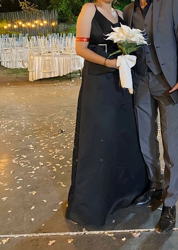 Siyah Askılı Saten Uzun Kadın Abiye - Görsel 4